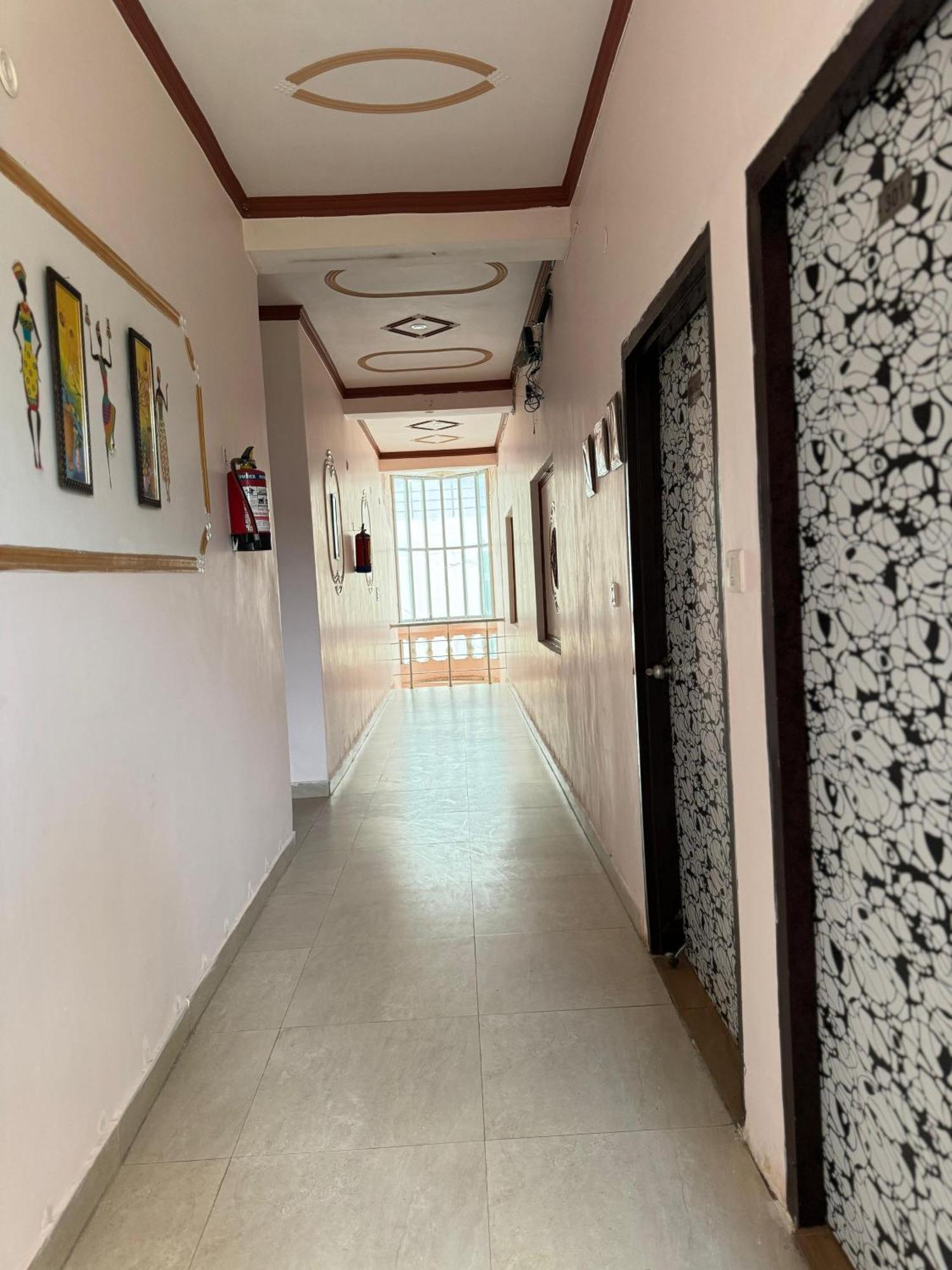 Sattva Cafe And Motel Rishīkesh 외부 사진