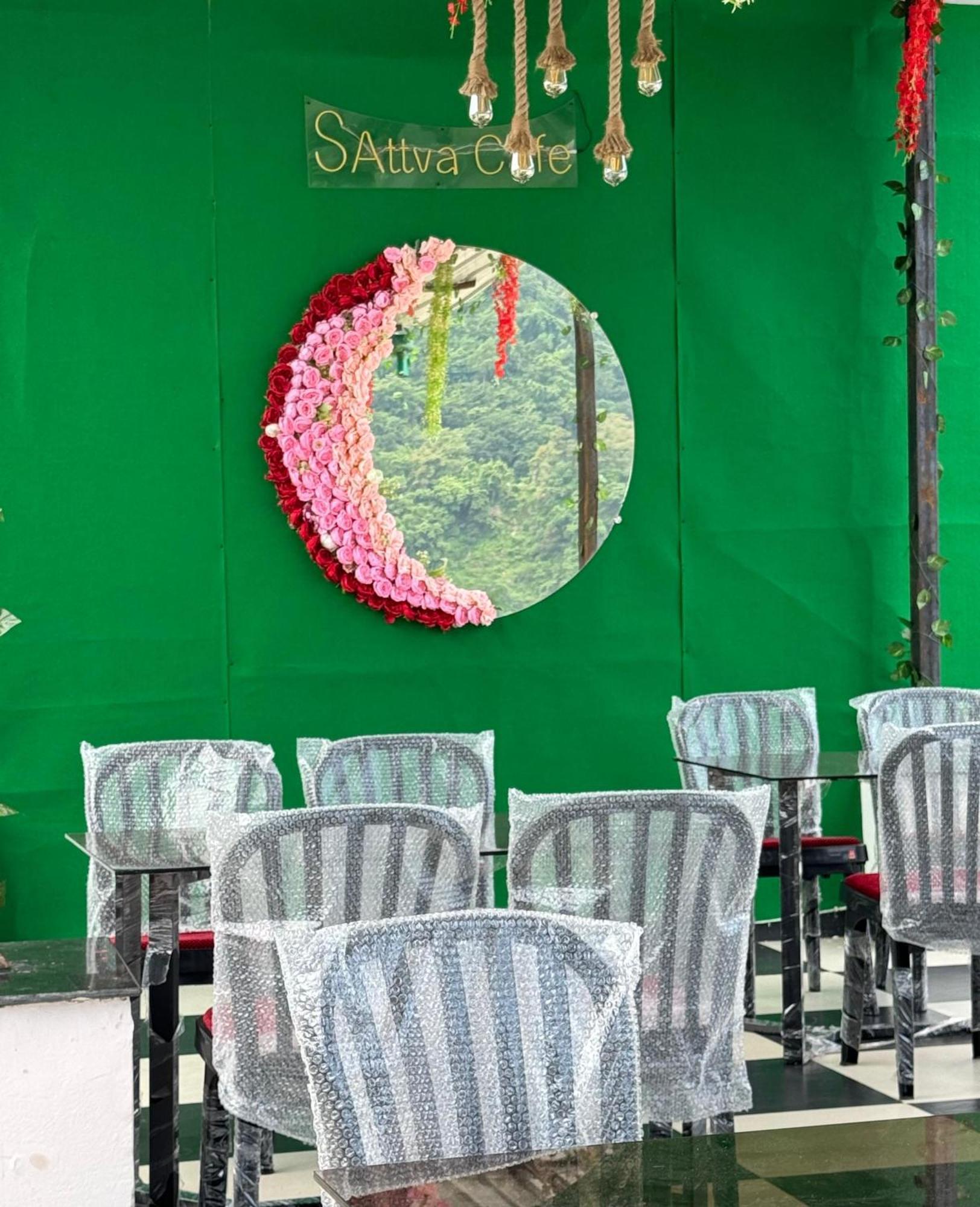 Sattva Cafe And Motel Rishīkesh 외부 사진