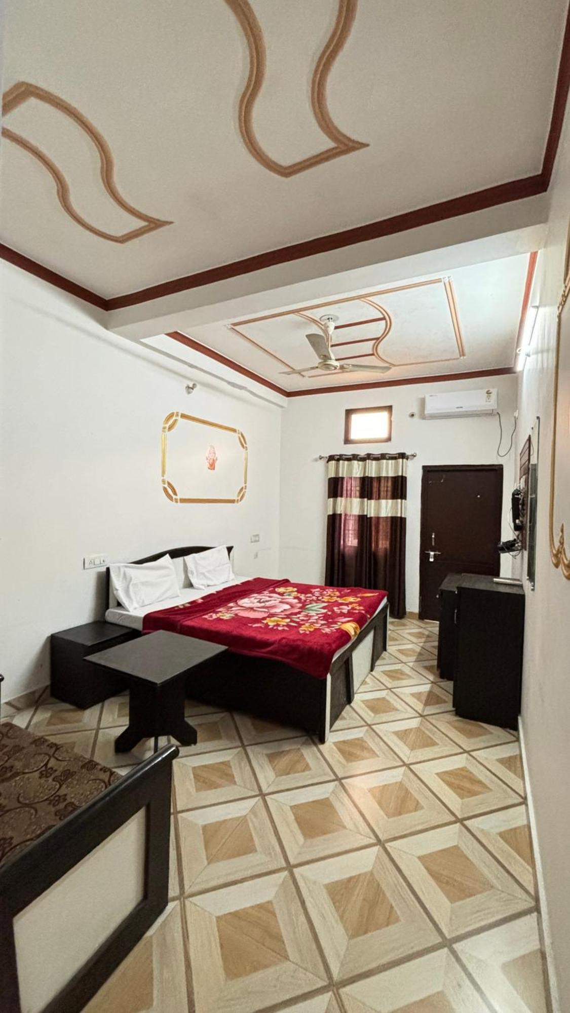 Sattva Cafe And Motel Rishīkesh 외부 사진