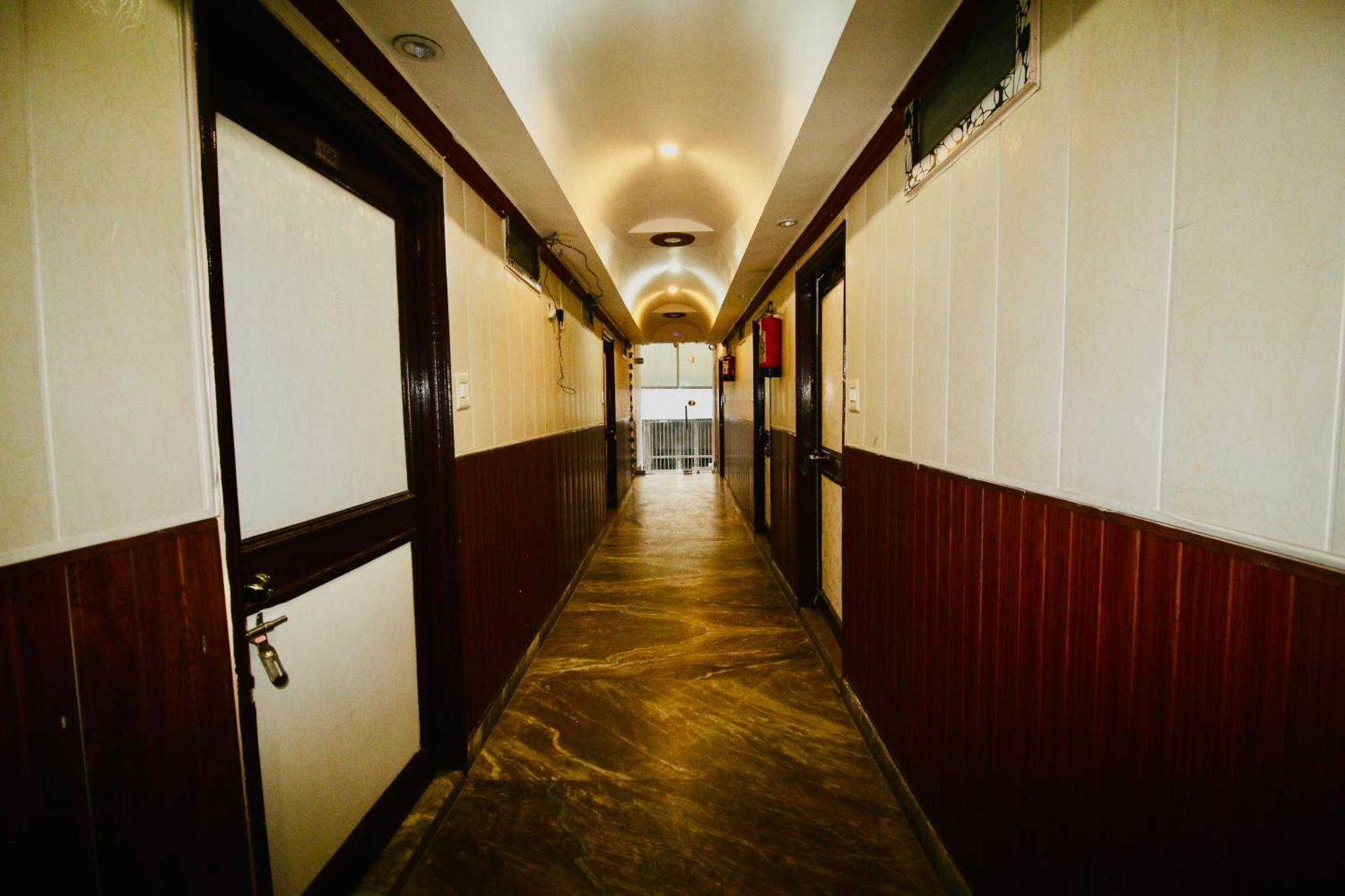 Sattva Cafe And Motel Rishīkesh 외부 사진